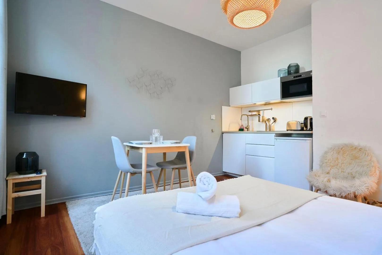 Fully Equipped Studio Near Grand Place Lille Apartment